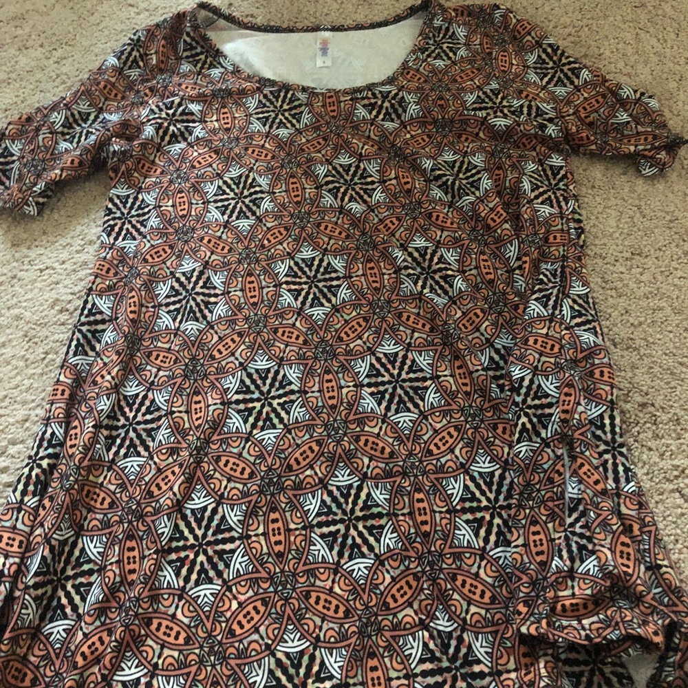 NWOT lularoe perfect tee, small legging material